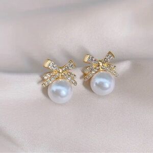 Faux Pearl Pendant Golden Bow Dangle Clip-On Earrings Elegant Simple Delicate